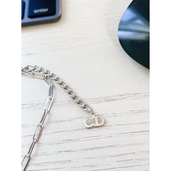 Dior “E-mail me” Necklace - Picture 4 of 9